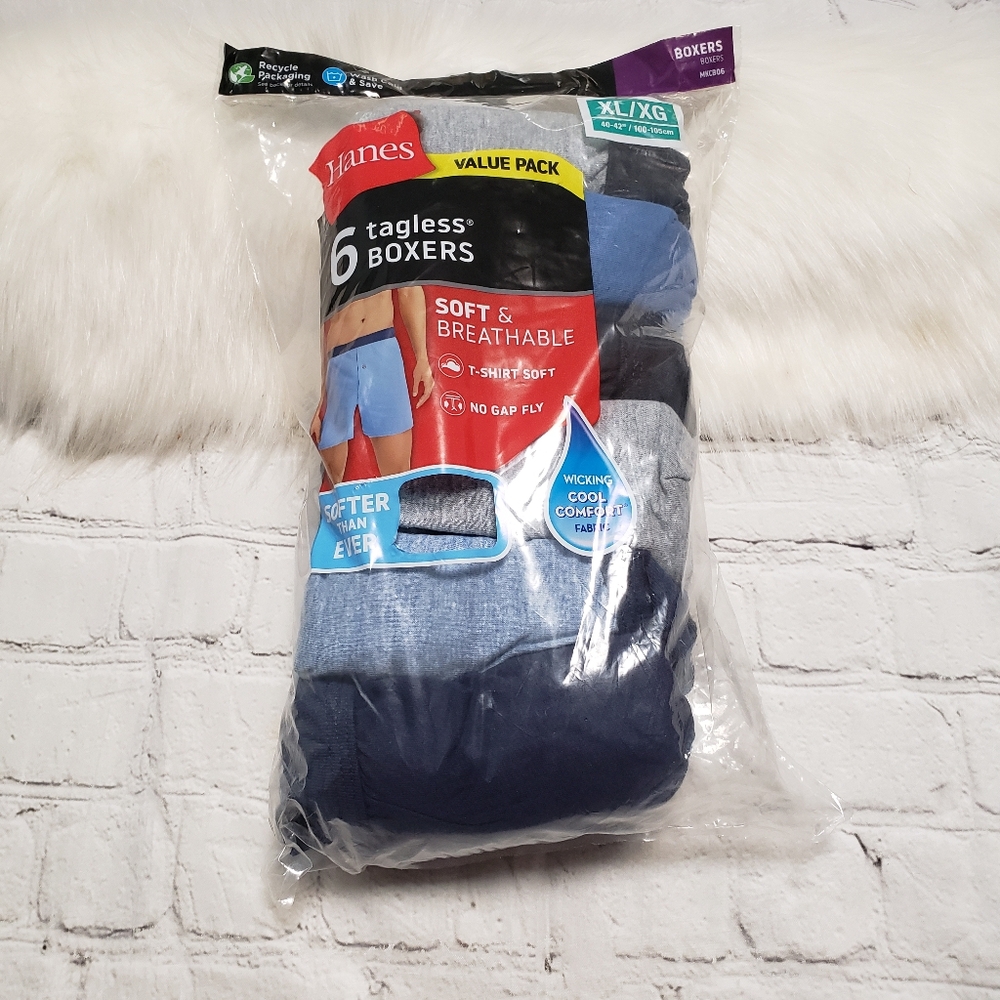 Hanes Men's tagless boxers.